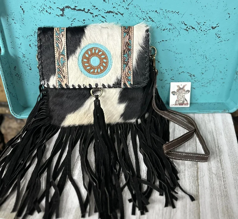 Dive Into Trendy Styles Georgia Crossbody