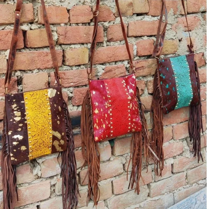 Boutique Styles Loretta Crossbody W/ Fringe