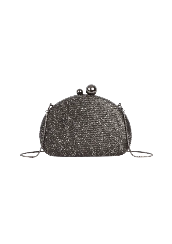 Rustic Bags For Outdoor And Nature-Inspired Looks CLUTCH ABAULADA FIOS METALIZADOS