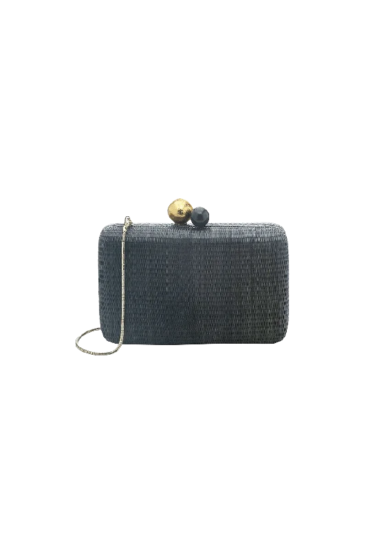 Rustic Bags For Outdoor And Nature-Inspired Looks CLUTCH RÁFIA NATURAL
