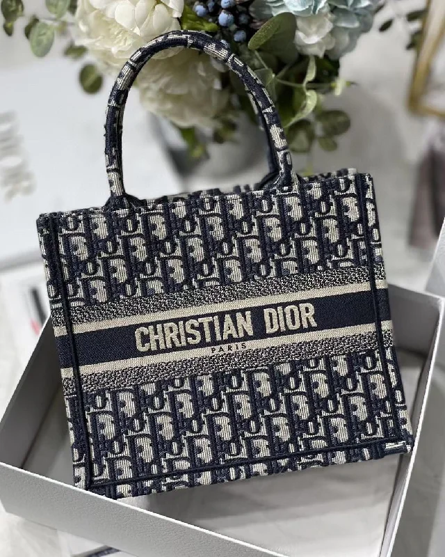 Urban Bags For City Life And Streetwear Fashion Dior Women Book Tote Bag