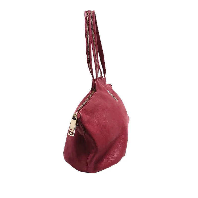 Minimalist Leather Bag For Modern Aesthetics Fendi Chains Leather Tote Bag (SHG-36421)