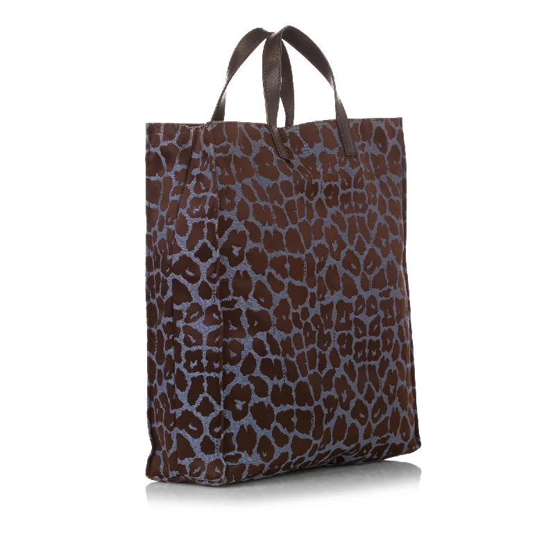 Lightweight Bags For Senior Travelers Fendi Leopard Print Nylon Tote Bag (SHG-31059) Lightweight Bags For Senior Travelers Fendi Leopard Print Nylon Tote Bag (SHG-31059)