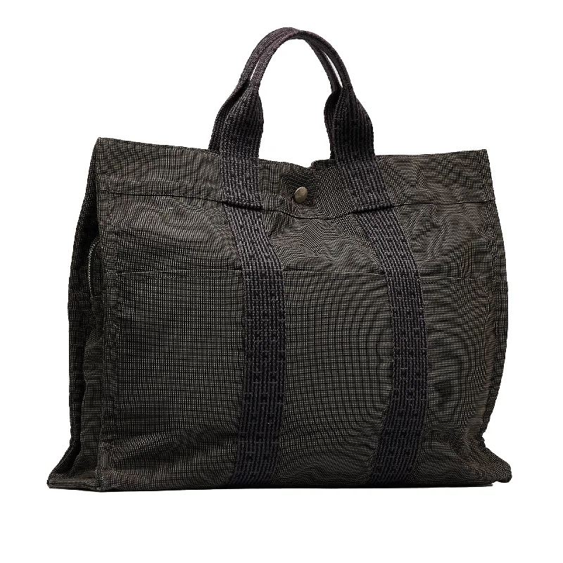 Lightweight Bags For Senior Travelers Gray Hermes Fourre Tout MM Tote Bag
