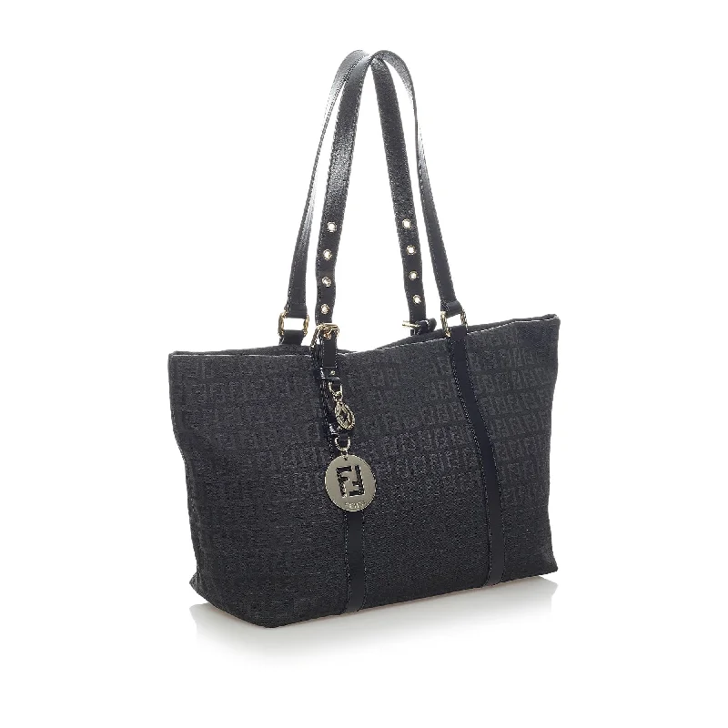 Stylish Bags For Fashion Influencers And Bloggers Fendi Zucchino Canvas Tote Bag (SHG-33555) Stylish Bags For Fashion Influencers And Bloggers Fendi Zucchino Canvas Tote Bag (SHG-33555)