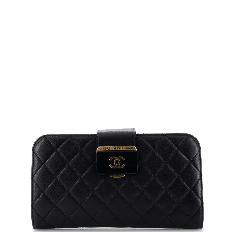 Designer Bags For Luxury Collectors Beauty Lock Clutch Quilted Sheepskin