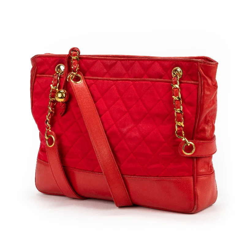 Vintage Bags For Retro And Classic Fashion Lovers Grand Shopping silk tote