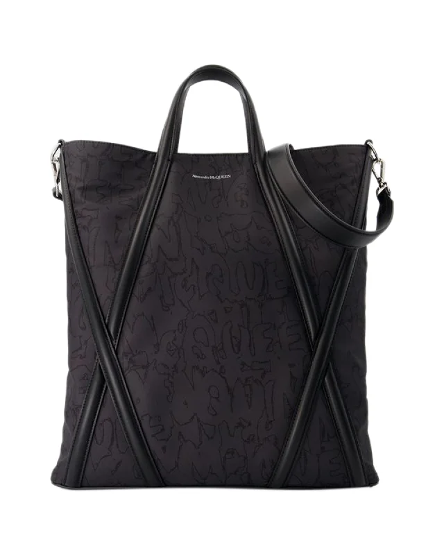 Sporty Bags For Active And Athletic Lifestyles Harness Shopper Bag - Alexander McQueen - Nylon - Black Sporty Bags For Active And Athletic Lifestyles Harness Shopper Bag - Alexander McQueen - Nylon - Black
