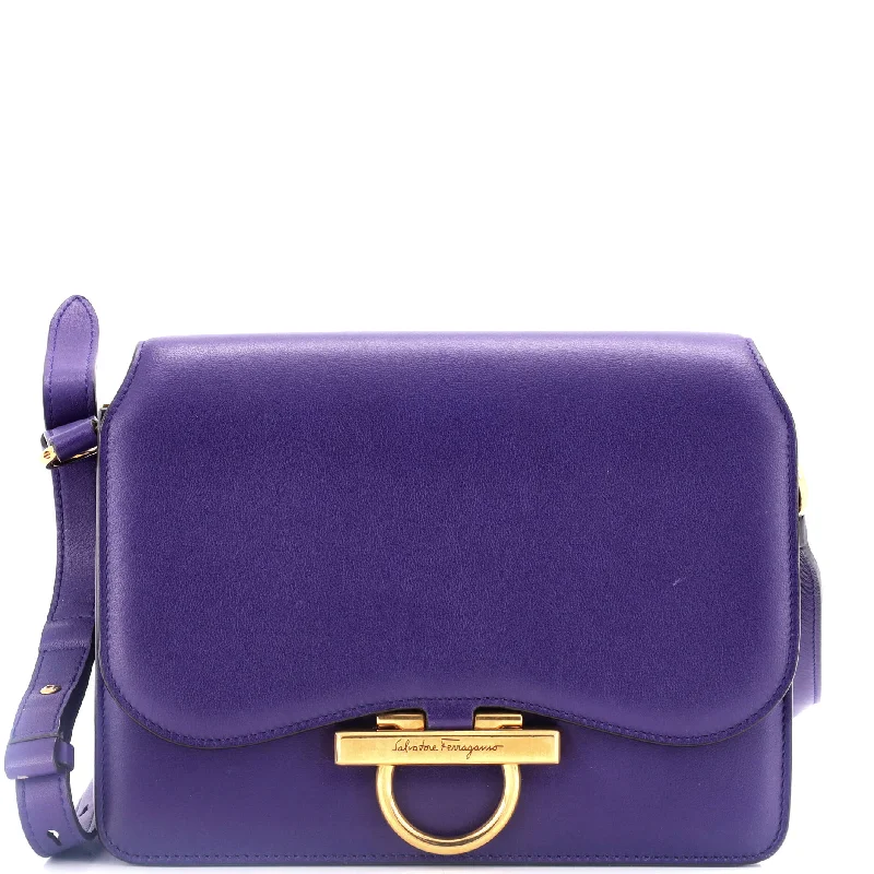 Bags With Seasonal Sales Joanne Shoulder Bag Leather Medium
