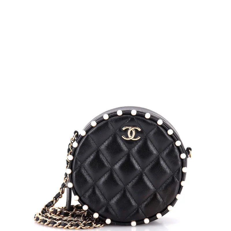 Bags For Urban And Trendy Looks Round Clutch with Chain Quilted Calfskin with Pearl Detail Bags For Urban And Trendy Looks Round Clutch with Chain Quilted Calfskin with Pearl Detail