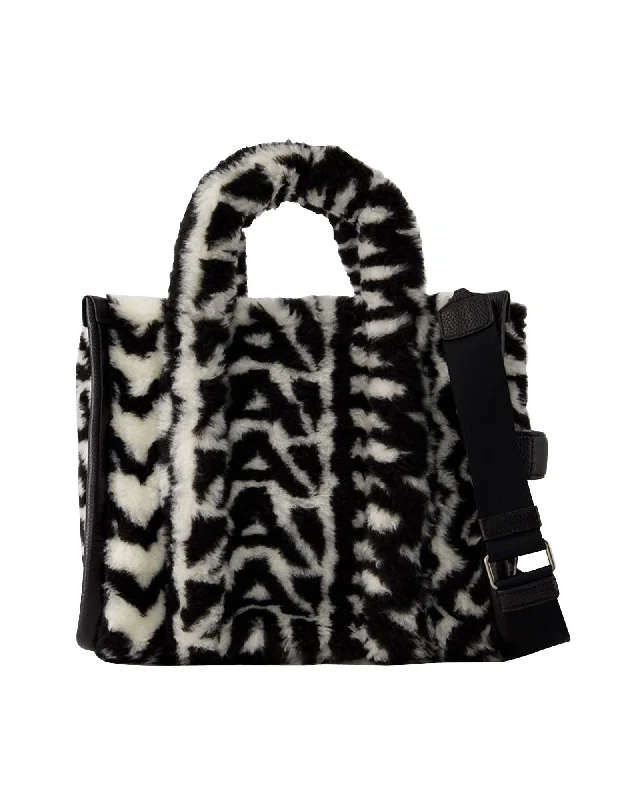 Versatile Bags That Suit Any Outfit Or Event The Medium Tote - Marc Jacobs - Synthetic - Black/Ivory Versatile Bags That Suit Any Outfit Or Event The Medium Tote - Marc Jacobs - Synthetic - Black/Ivory