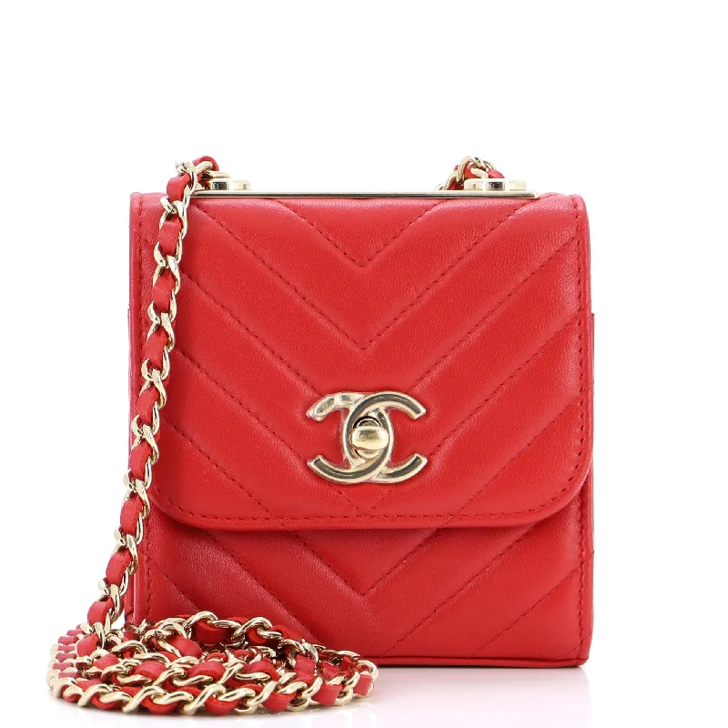 Bold Fashionistas Trendy CC Clutch with Chain Chevron Lambskin Small