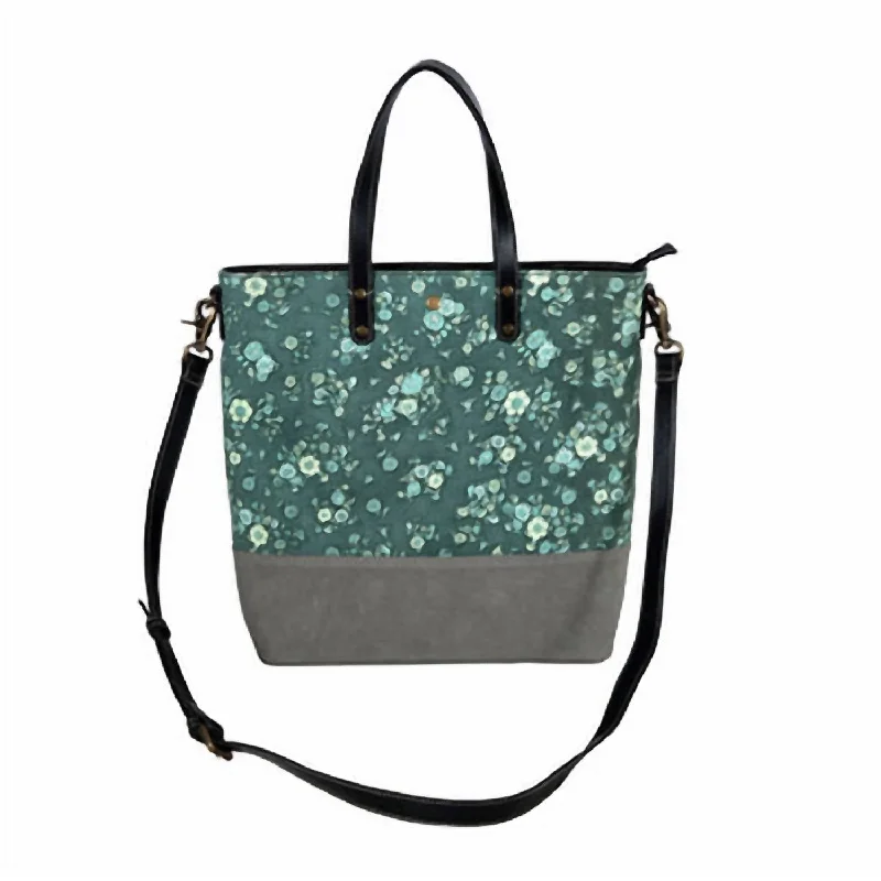 Halloween-Themed Women's Darcey Plains Tote Bag In Green