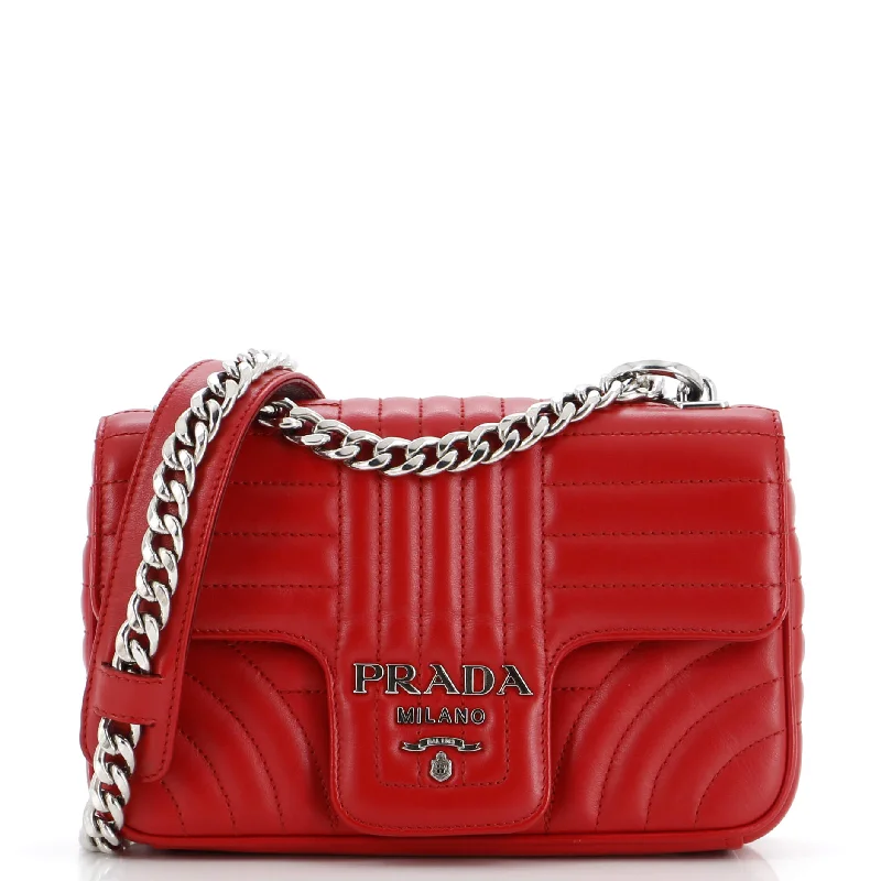 Luxury Seekers Chain Flap Shoulder Bag Diagramme Quilted Leather Medium